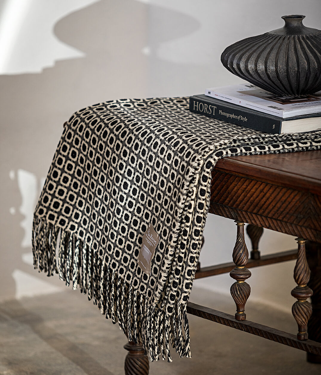 merino-wool-blanket-vintage-pattern-black-white