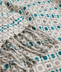 merino-wool-blanket-vintage-pattern-throw-grey-oil-blue-detail